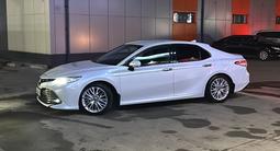 Toyota Camry 2018 года за 12 500 000 тг. в Атырау – фото 3