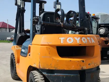 Toyota  7FG23 2005 года за 5 000 000 тг. в Алматы – фото 2