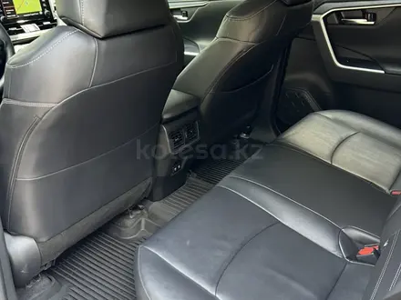 Toyota RAV4 2021 года за 18 800 000 тг. в Алматы – фото 4