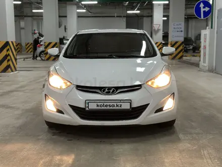 Hyundai Elantra 2014 года за 6 500 000 тг. в Астана – фото 2