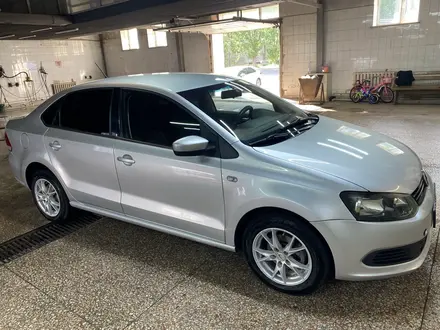 Volkswagen Polo 2012 года за 4 500 000 тг. в Астана – фото 2