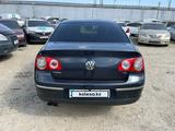 Volkswagen Passat 2006 годаүшін3 074 200 тг. в Астана – фото 2