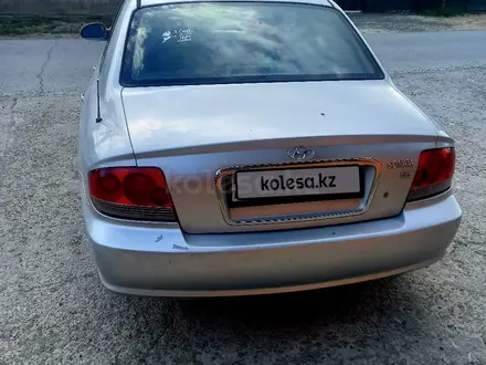 Hyundai Sonata 2003 года за 2 095 604 тг. в Атырау – фото 4