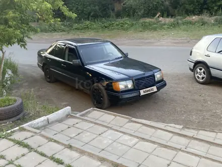 Mercedes-Benz E 230 1989 года за 1 000 000 тг. в Караганда – фото 2