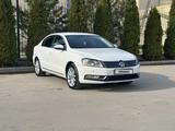 Volkswagen Passat 2011 года за 4 800 000 тг. в Алматы