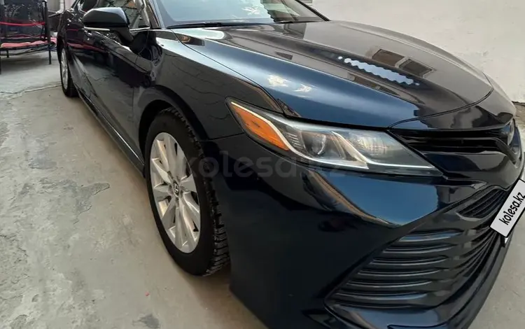 Toyota Camry 2020 года за 11 500 000 тг. в Атырау