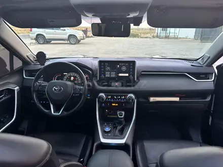 Toyota RAV4 2019 года за 14 300 000 тг. в Актау – фото 3