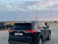 Toyota RAV4 2019 года за 14 300 000 тг. в Актау