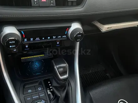 Toyota RAV4 2019 года за 14 300 000 тг. в Актау – фото 5