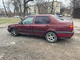 Volkswagen Vento 1994 годаfor870 000 тг. в Тараз – фото 3