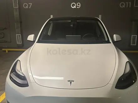 Tesla Model Y 2023 года за 18 800 000 тг. в Алматы – фото 2