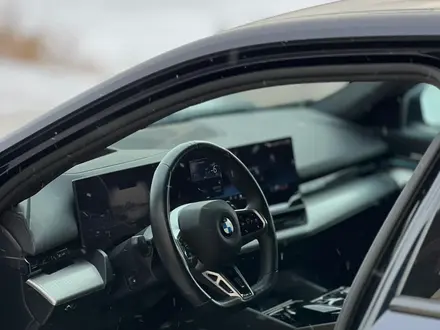 BMW 530 2023 года за 38 000 000 тг. в Астана – фото 4