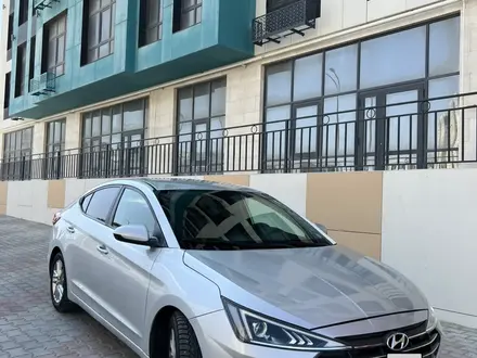 Hyundai Elantra 2018 года за 7 900 000 тг. в Актау – фото 2