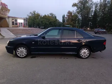 Mercedes-Benz E 200 1997 года за 2 300 000 тг. в Петропавловск – фото 5