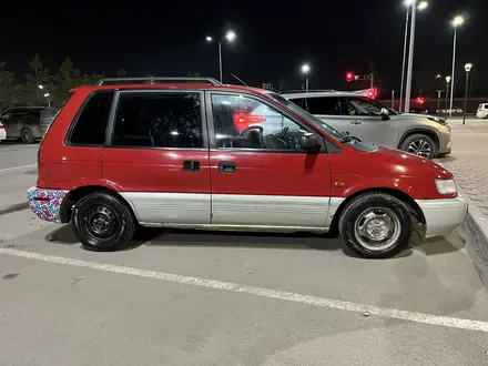 Mitsubishi Space Runner 1995 года за 1 800 000 тг. в Астана – фото 2