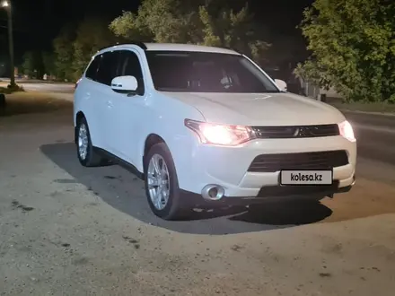 Mitsubishi Outlander 2014 года за 6 700 000 тг. в Семей