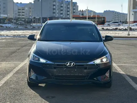 Hyundai Elantra 2019 года за 7 500 000 тг. в Актобе – фото 2