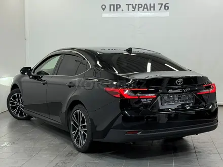 Toyota Camry Prestige 2025 года за 21 190 000 тг. в Астана – фото 2