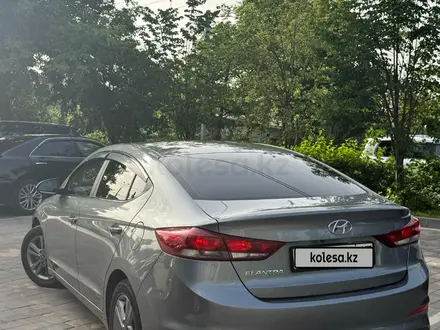 Hyundai Elantra 2018 года за 7 400 000 тг. в Алматы – фото 6