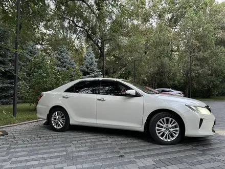 Toyota Camry 2017 года за 12 650 000 тг. в Алматы – фото 4