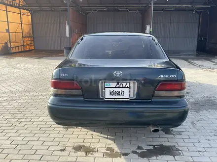 Toyota Avalon 1997 года за 2 800 000 тг. в Алматы – фото 4