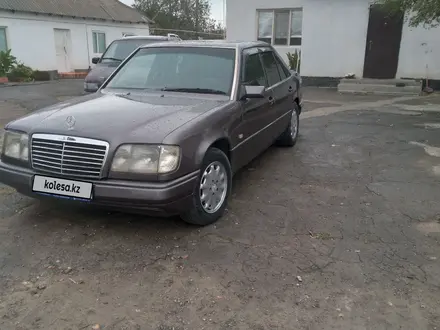 Mercedes-Benz E 220 1994 года за 1 900 000 тг. в Кызылорда – фото 4