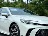 Toyota Camry 2021 года за 17 990 000 тг. в Шымкент