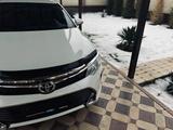 Toyota Camry 2017 года за 11 900 000 тг. в Шымкент