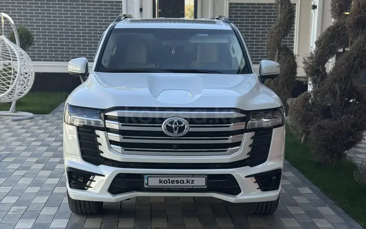 Toyota Land Cruiser 2023 года за 45 000 000 тг. в Шымкент