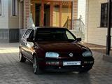 Volkswagen Golf 1995 годаүшін2 350 000 тг. в Тараз