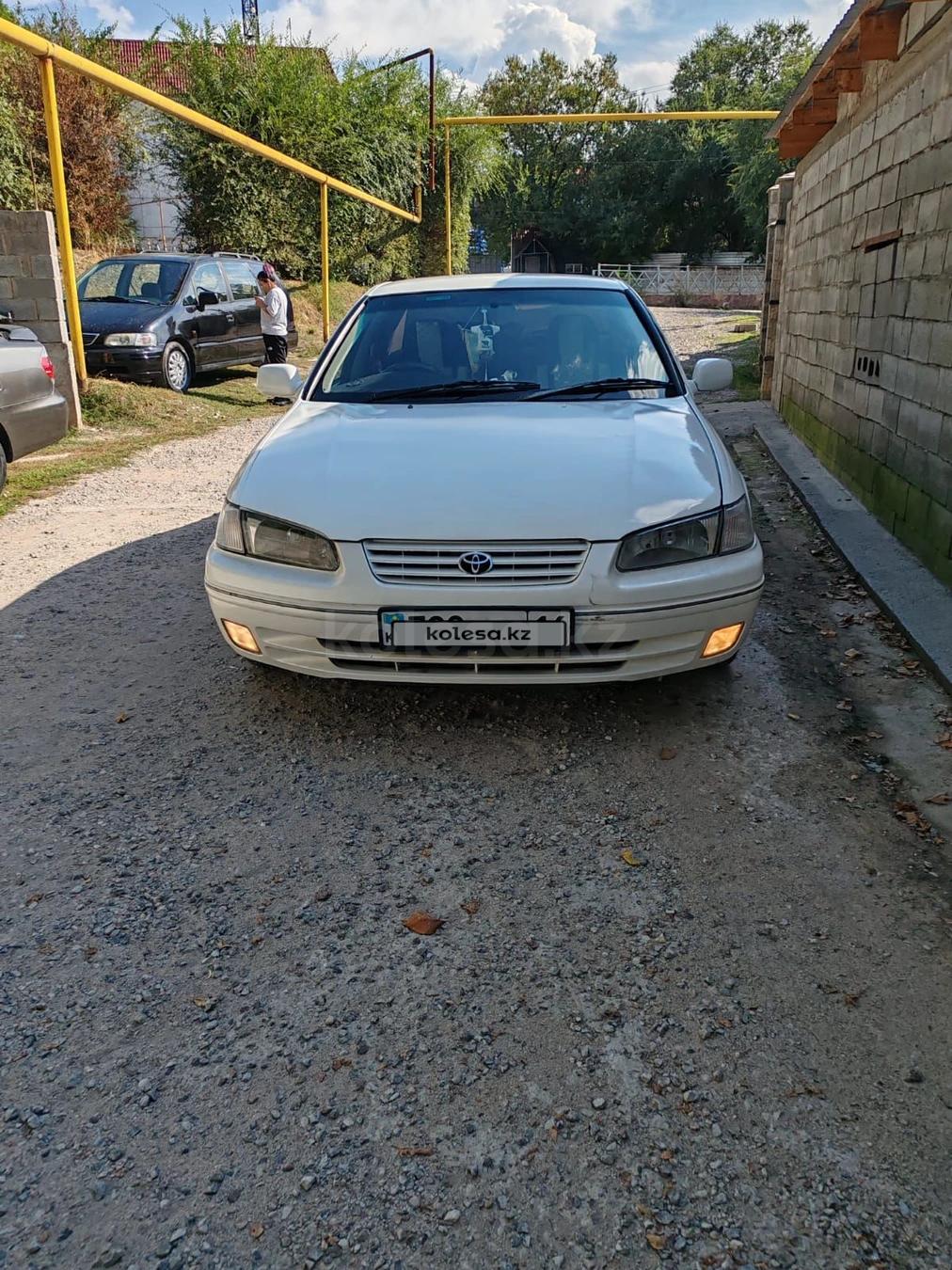 Toyota Camry 1998 г.