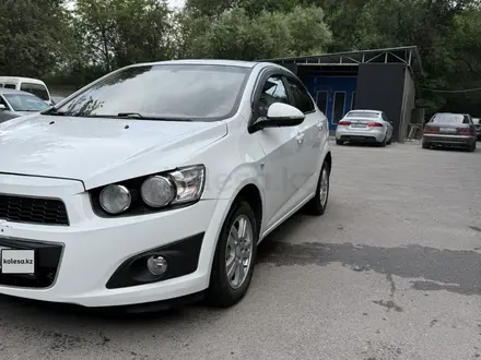 Chevrolet Aveo 2015 года за 3 100 000 тг. в Алматы – фото 2