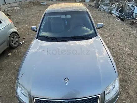 Volkswagen Passat 2003 года за 100 000 тг. в Атырау – фото 2