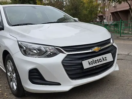 Chevrolet Onix 2022 года за 5 400 000 тг. в Алматы – фото 3