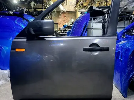 Передняя дверь Land Rover Discovery за 100 000 тг. в Астана – фото 2