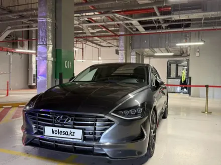 Hyundai Sonata 2023 года за 11 400 000 тг. в Астана