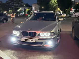 BMW 528