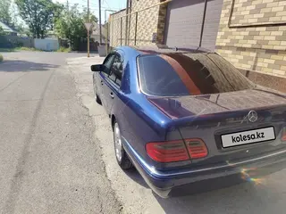 Mercedes-Benz E 280