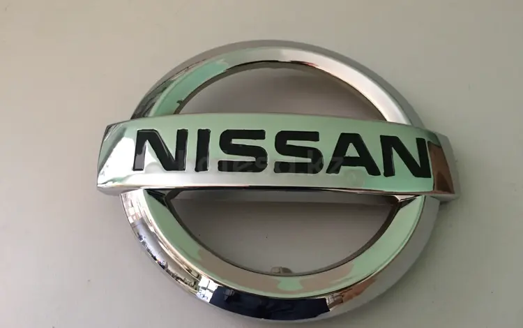 Эмблема Решетки Радиатора Nissan Qashqai (J10E) в Петропавловске за 6 000 тг. в Петропавловск