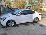 Kia Rio 2021 года за 7 000 000 тг. в Усть-Каменогорск – фото 2