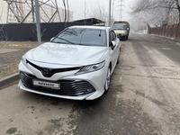 Toyota Camry 2018 года за 13 500 000 тг. в Атырау