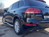 Volkswagen Touareg 2011 года за 14 000 000 тг. в Актобе – фото 4