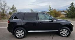 Volkswagen Touareg 2008 годаfor6 950 000 тг. в Алматы – фото 2