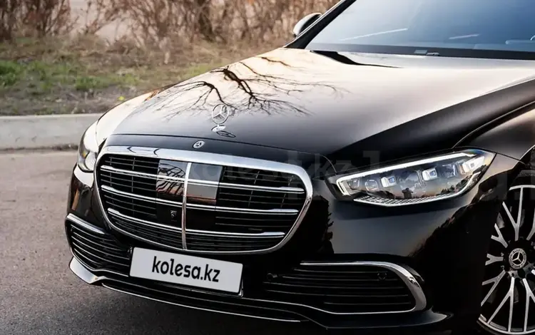 Бампер W223 чёрный за 590 000 тг. в Астана