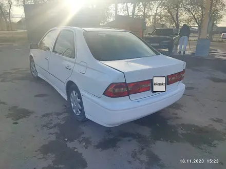 Toyota Vista 2001 года за 2 500 000 тг. в Алматы – фото 2