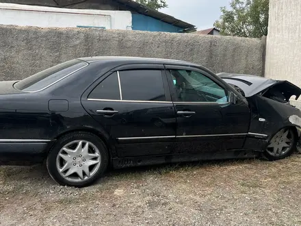 Mercedes-Benz E 320 1997 года за 2 000 000 тг. в Алматы – фото 5