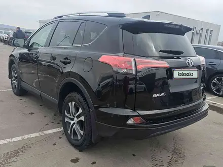 Toyota RAV4 2018 года за 6 400 000 тг. в Алматы – фото 4
