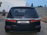 Honda Odyssey 2012 годаfor5 500 000 тг. в Атырау – фото 3