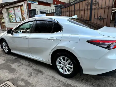 Toyota Camry 2020 года за 14 700 000 тг. в Алматы – фото 3