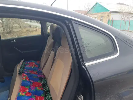 Volkswagen Passat 2004 года за 2 700 000 тг. в Кызылорда – фото 6